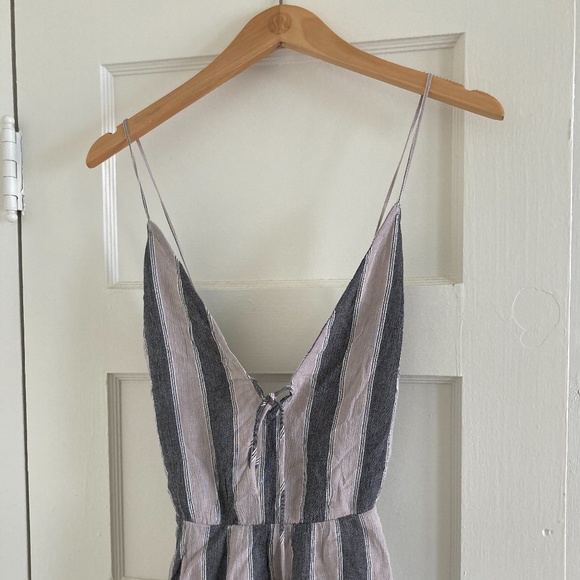 Volcom Open Back Tank - Picture 2 of 3